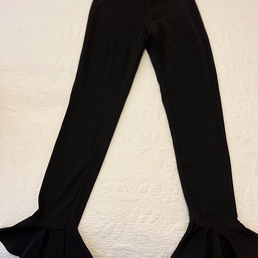 Cutest youthful stretch, ruffled bottomed pants